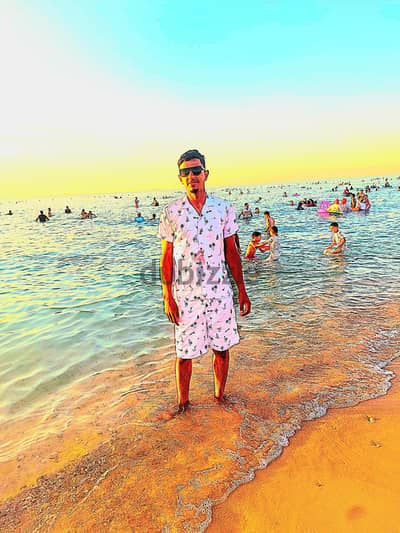 محمد علي لجميع اعمل النجار في التجمع الاول