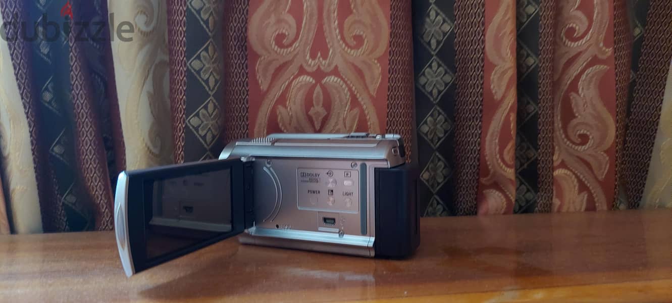 SONY. 2