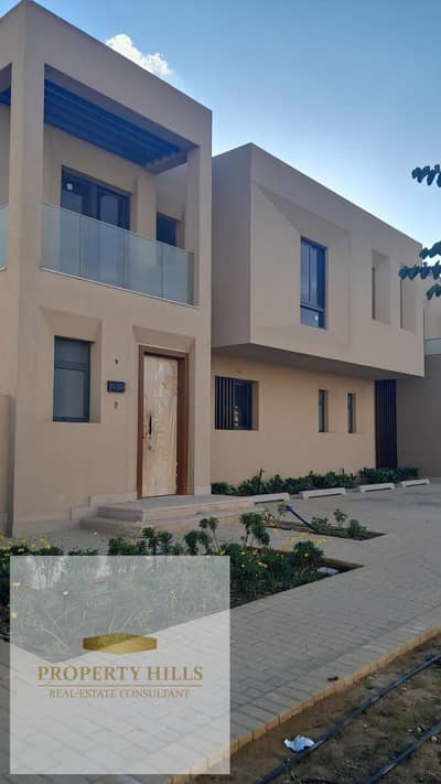فيلا تاون هاوس استلام فوري فيو لاندسكيب مميز في VYE Sodic امام The Estates و دقايق من سوديك ويست