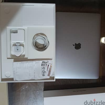  MacBook Air M1 – 8GB | حالة ممتازة جدًا | أول مالك