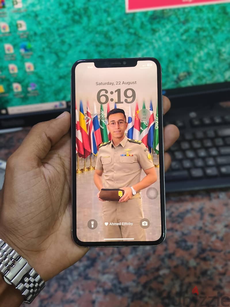 Apple - iPhone XS Max 7