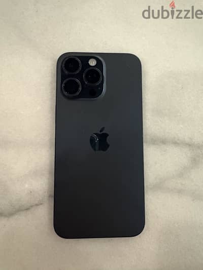 iPhone 15 Pro Max : battery 90% , storage 256gb