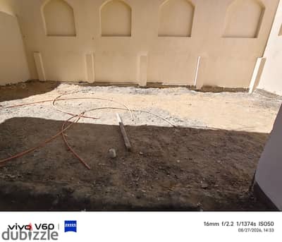 Duplex villa for sale in West Sumid, basement and ground floor with a regulated garden