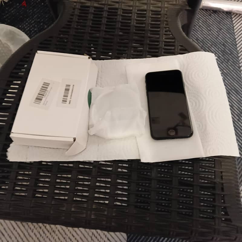 Apple - iPhone SE 3