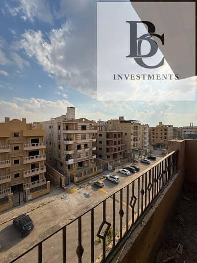 شقة مميزة جداً للبيع بكمبوند المستشارين بأفضل موقع وسعر