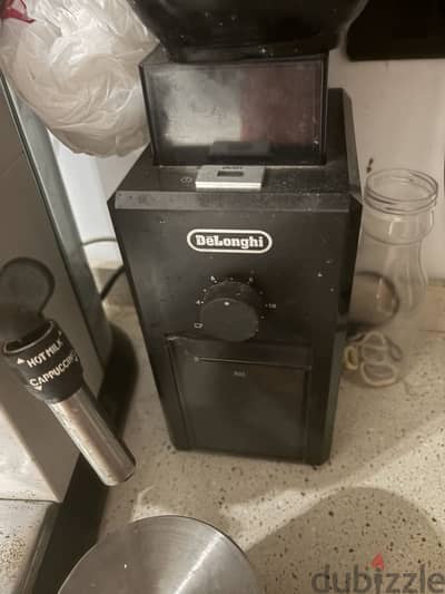 للبيع ماكينة قهوة De’Longhi + مطحنة بن De’Longhi