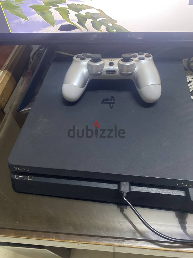 PlayStation 4 slim Digital 4