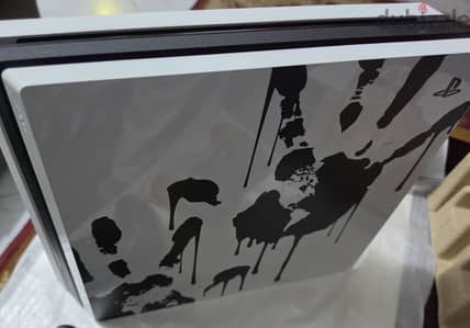 بلاي ستيشن 4برو مميز حالة ممتازة معاه ألعاب