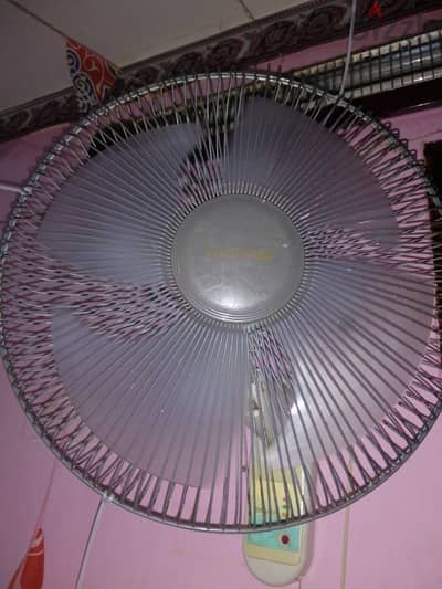 مروحة توشيبا حائط