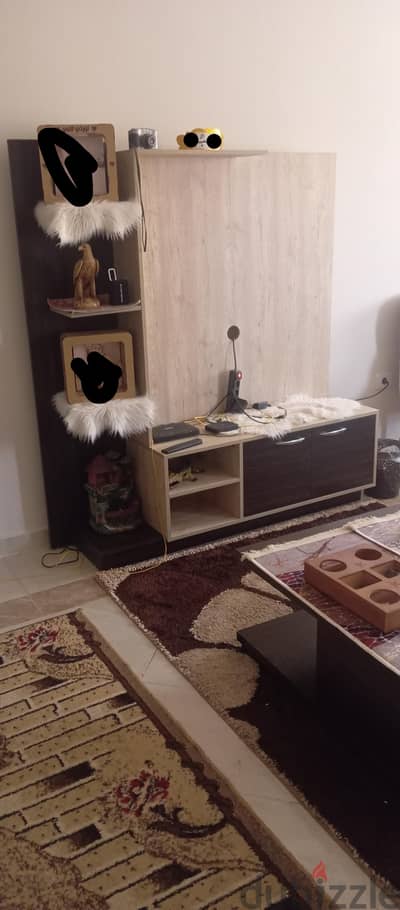 تربيزة تليفزيون مكتبه بحاله ممتازه جدا