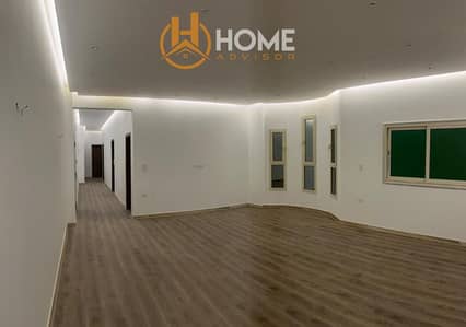 للإيجار | 240م سوبر لوكس في قلب فيلات النرجس | خطوات من شارع التسعين وM Square Mall