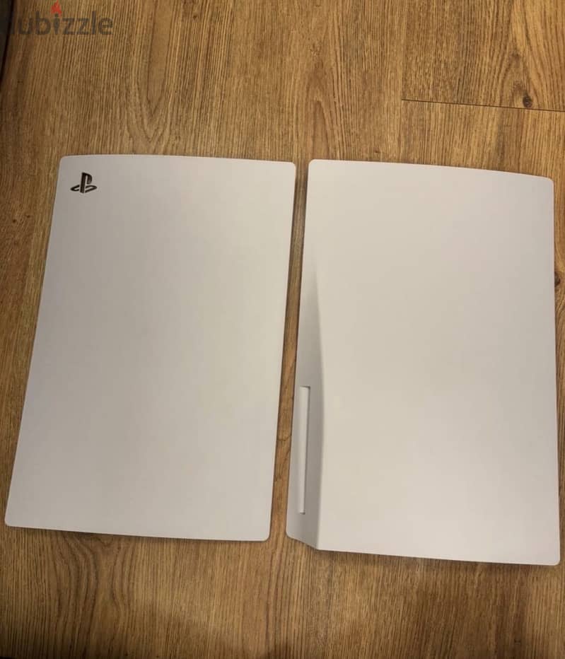 PlayStation 5 with purple covers and 1 controller. 5