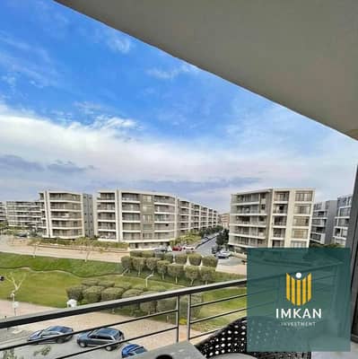شقه للبيع كامله الخدمات والمرافق بمقدم 610 الف والباقي علي 12 سنه في كمبوند تاج سيتيTaj city في التجمع الاول بالقرب من مطار القاهره الدولي