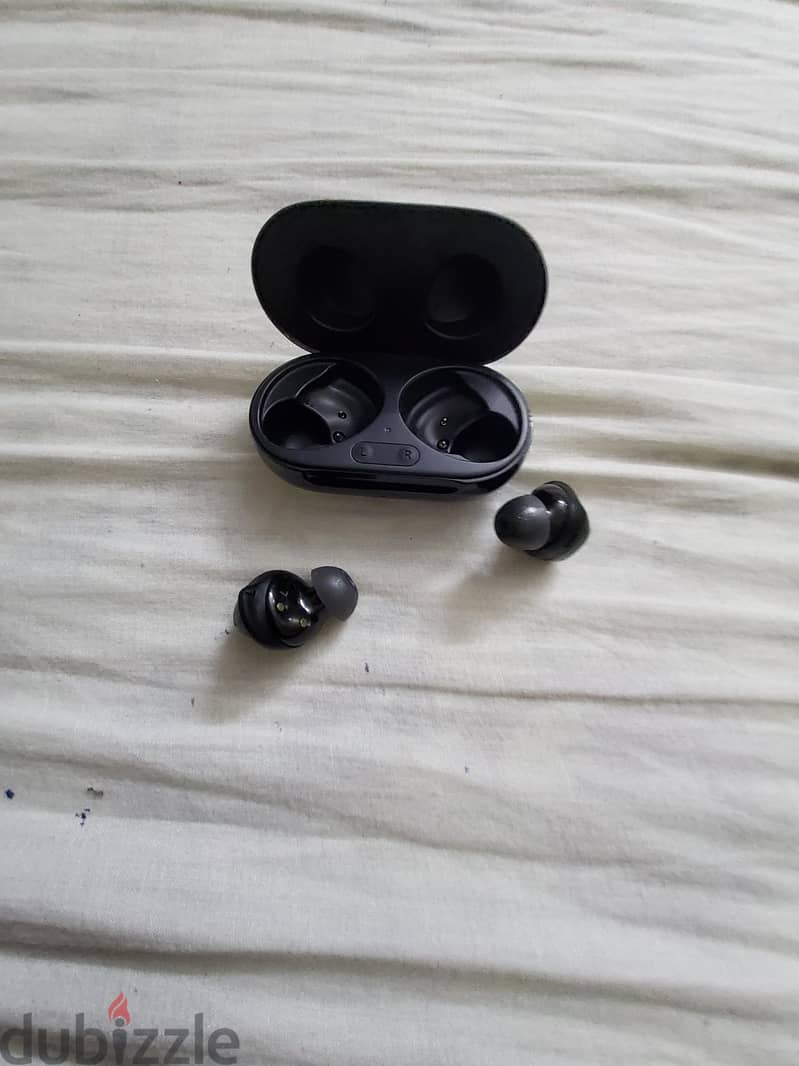 سماعات  samsung buds + 4