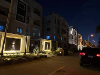شقة للبيع غرب سوميد من المالك skyline دور ثالث أسانسير إعداد كهرباء