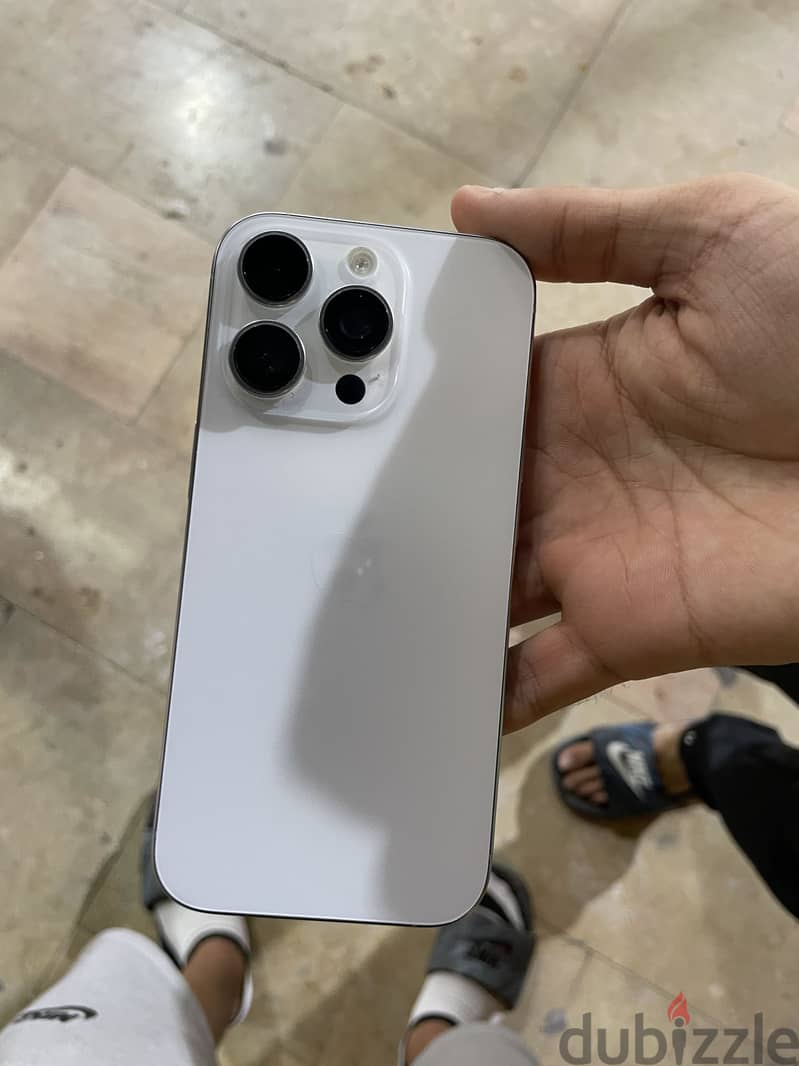Apple - iPhone 16 Pro 3