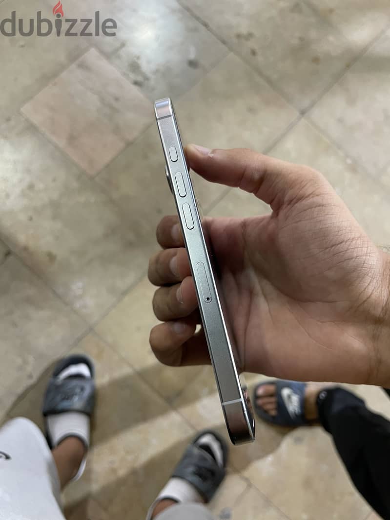 Apple - iPhone 16 Pro 6