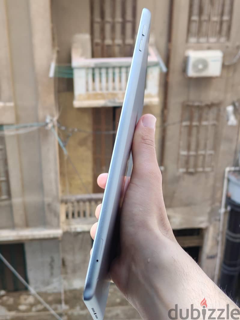 IPad 6th generation 128gb WIfi+Sim 3