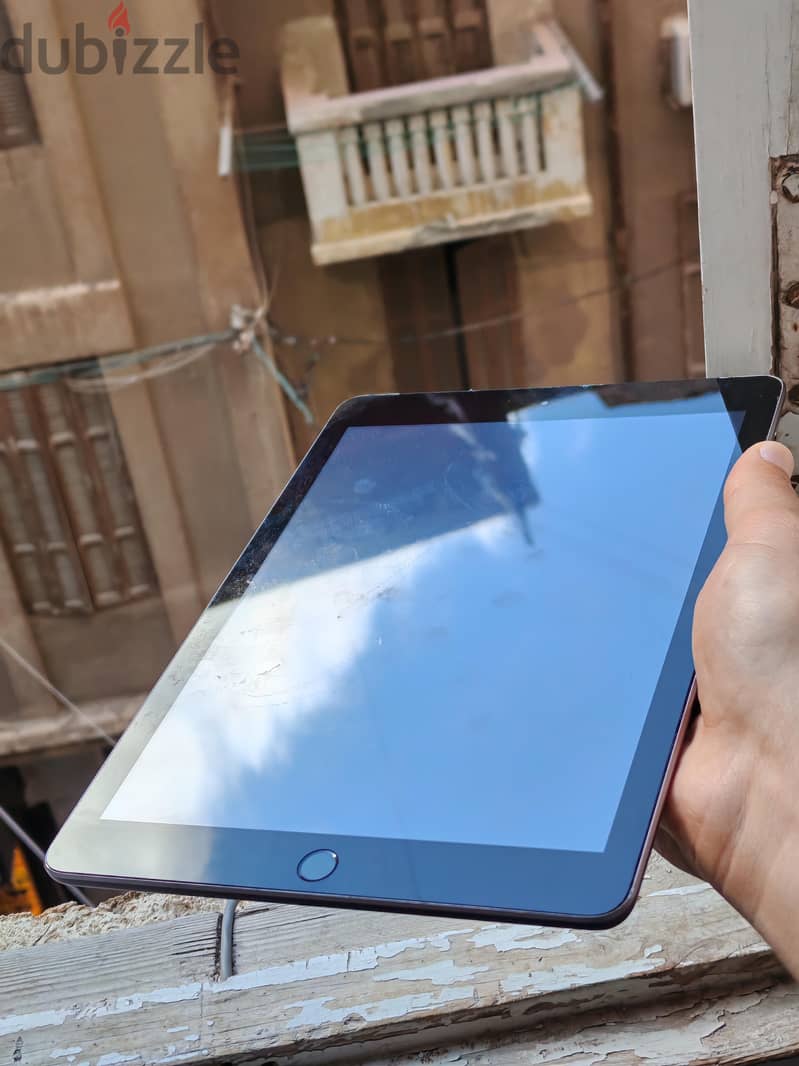 IPad 6th generation 128gb WIfi+Sim 8