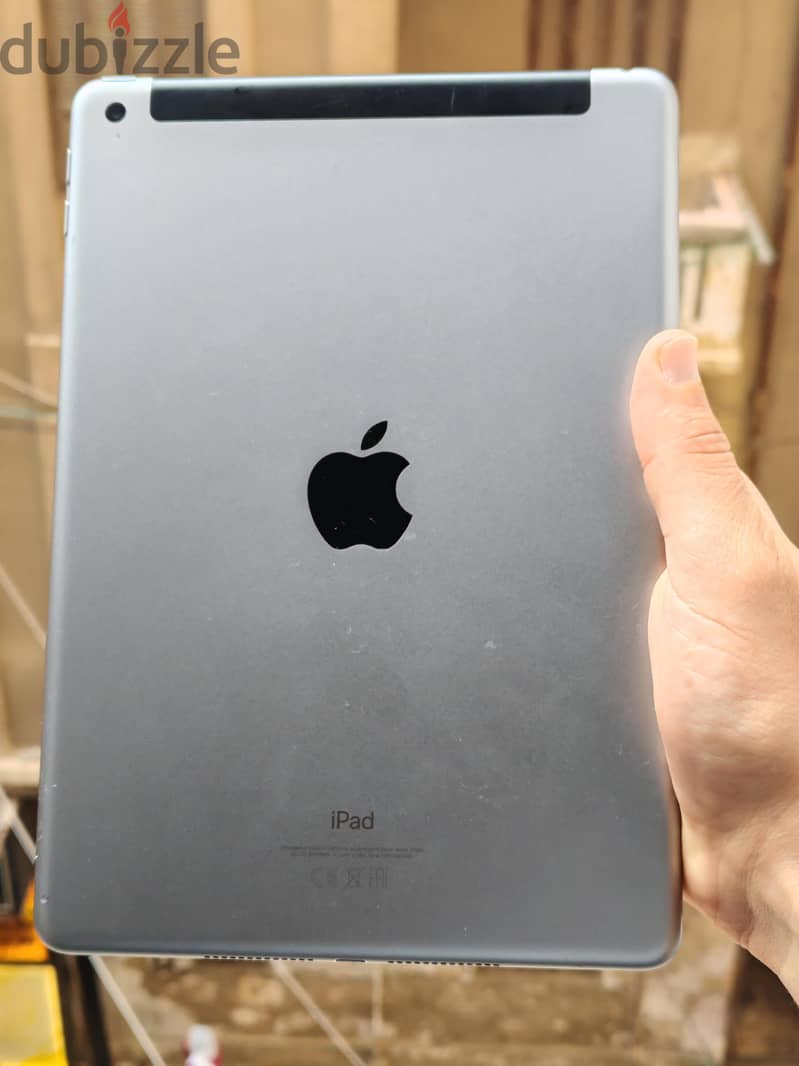 IPad 6th generation 128gb WIfi+Sim 10