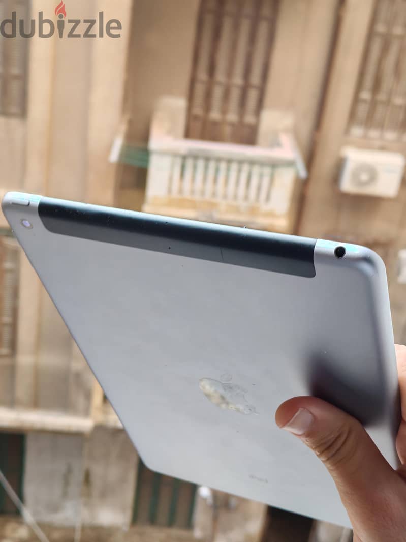IPad 6th generation 128gb WIfi+Sim 4