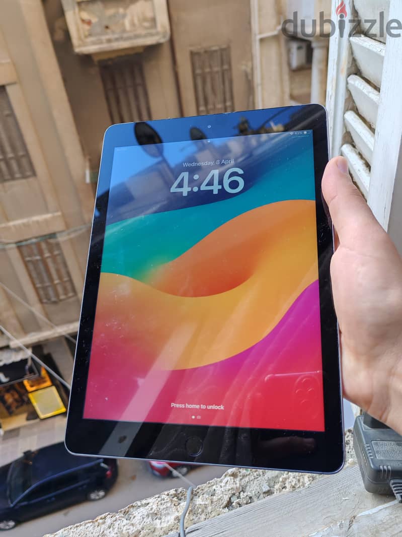 IPad 6th generation 128gb WIfi+Sim 8