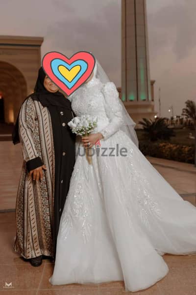 فستان للبيع شبه الجديد