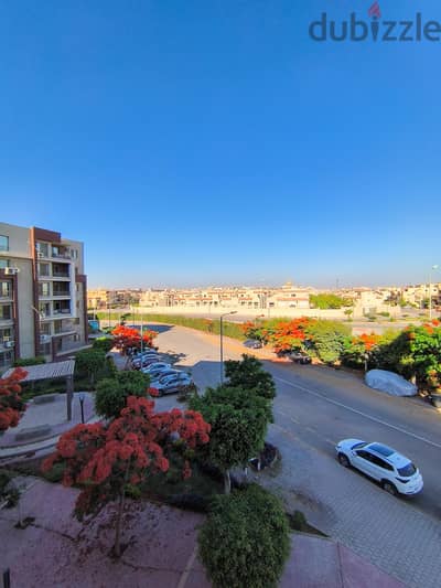 شقة للبيع بكمبوند جنة مصر الشروق موقع متميز جدا