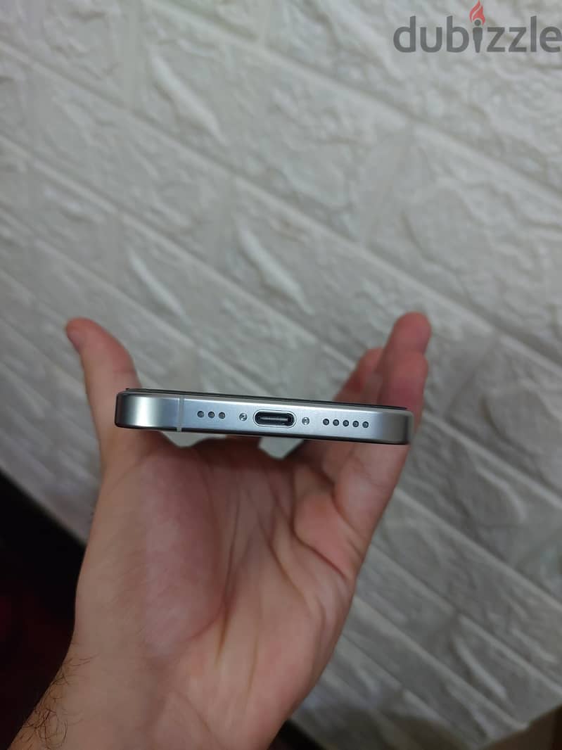 Apple - iPhone 16 Pro 2