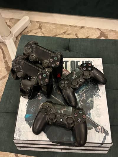 PS4 pro with 4 controllers