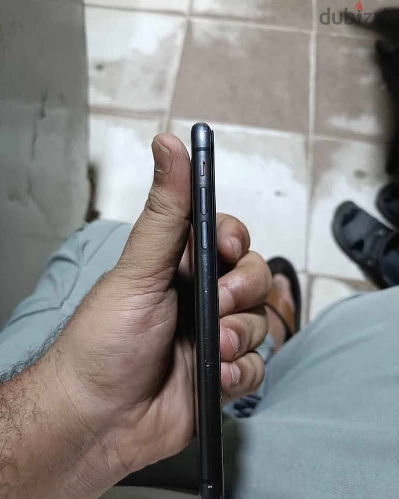 iPhone 11 128g Battery 75%. With box 1