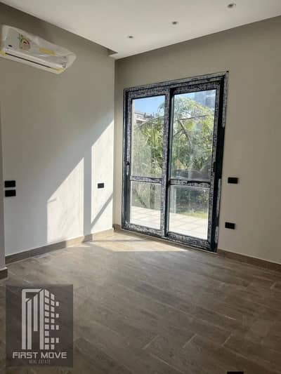 Apartment at an old price, immediate delivery, super deluxe finishing in New Garden City, New Capital, in the R5 area, near the Diplomatic Quarter