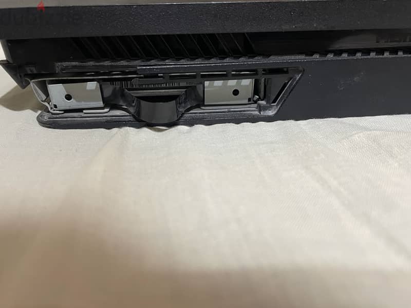 Ps4 slim 1