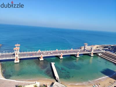 Furnished apartment in Stanley directly on the beach 120m air-conditioned