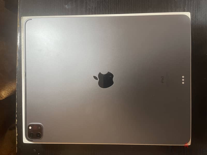 Ipad pro 2021 m1 12’9 inch like new 3