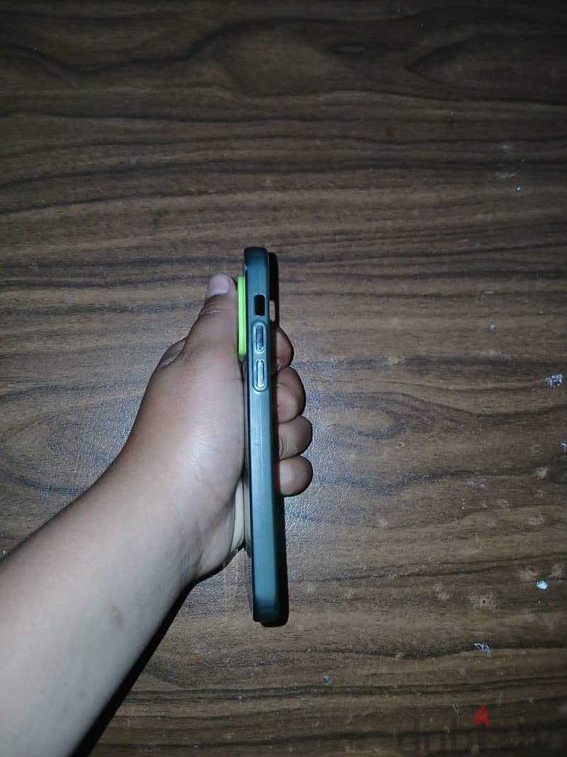iPhone 12 Pro للبيع 11
