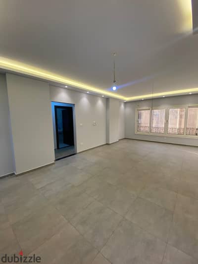First residence apartment 130 meters third floor with elevator Lotus North prime location