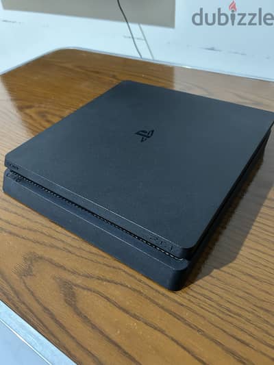 PS4 Slim 1TB - للبيع حالة جيدة (جهاز فقط)