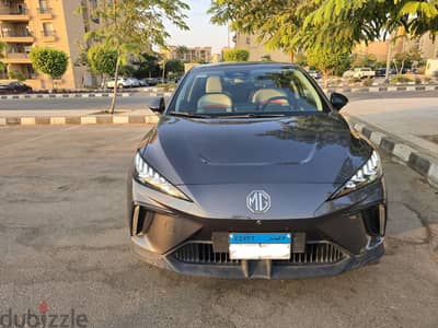 MG MG 4 luxury 2025 كسر زيرو بحالة ممتازه
