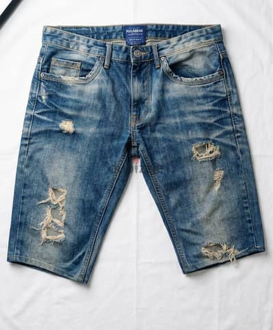 شورت جينز ممزق Pull & Bear مقاس 42