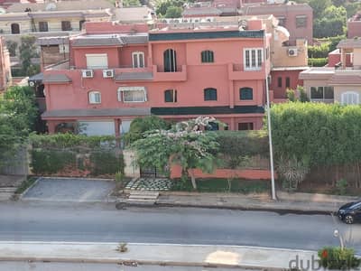 فيلا واسعة تشطيب كامل للبيع في كمباوند مميز بجوار أركان مول