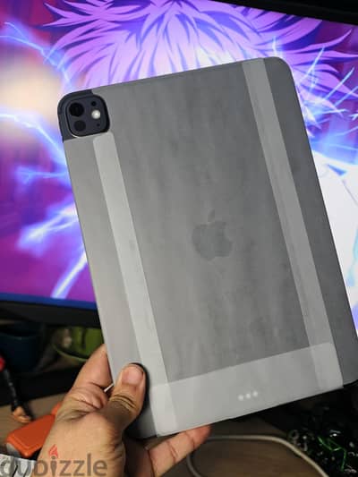 Ipad pro 11inch m4.256G. WiFi+cellular.  جديد