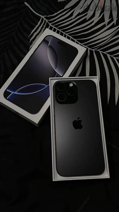 Apple - iPhone 16 Pro Max