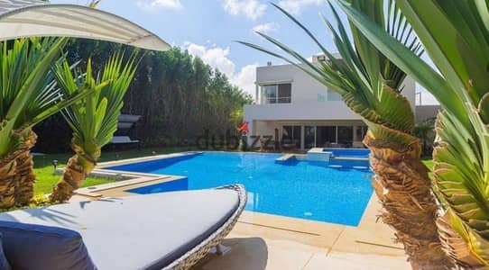 فيلا استلام فوري متشطبة مساحة كبيرة في Hacienda Bay في الساحل الشمالي علي البحر مباشرة