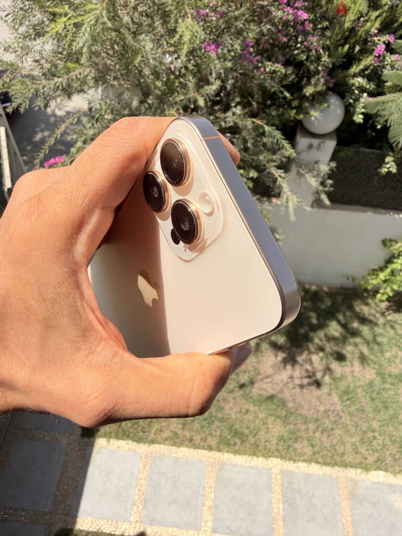 Apple - iPhone 16 Pro Max 4