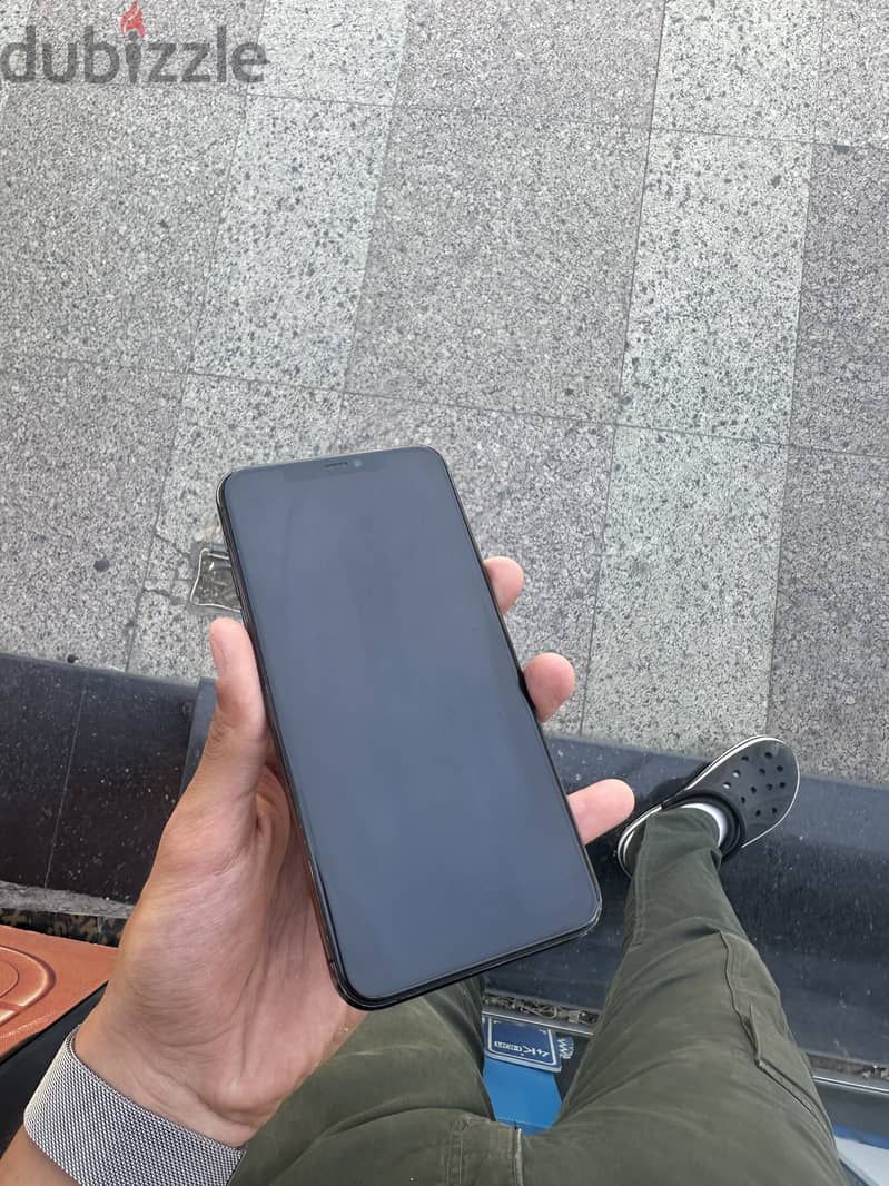 Apple - iPhone 11 Pro Max 1