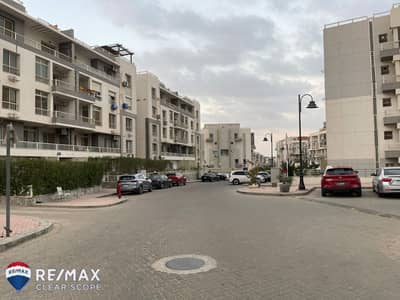 بنتهاوس متشطب بالكامل للبيع في جايِد | 145م + روف 125م | 3 غرف منهم ماستر | ليفينج وحمام بالروف | سعر مميز