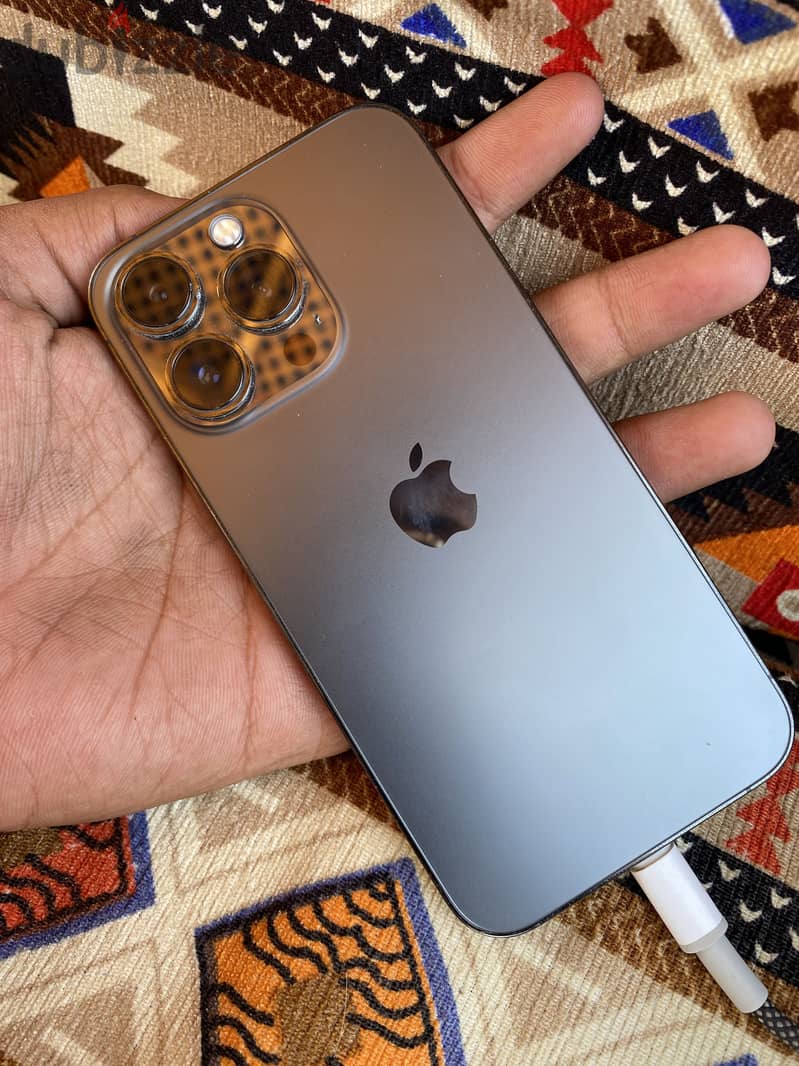 آبل - آيفون 13 برو 3