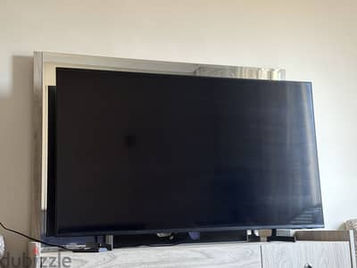 شاشه سامسونج بالكارتونه استعمال خفيف جداا