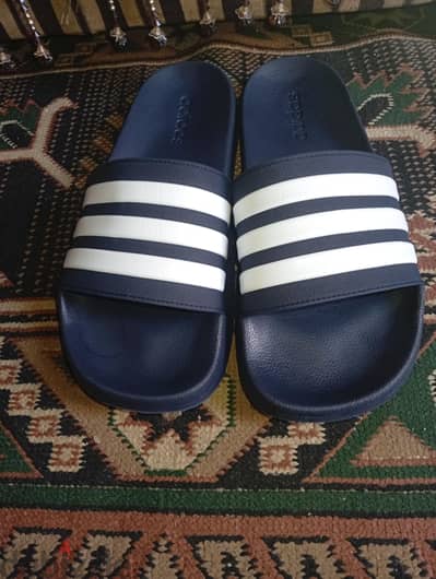 sliper adiada Siz 44 1/2